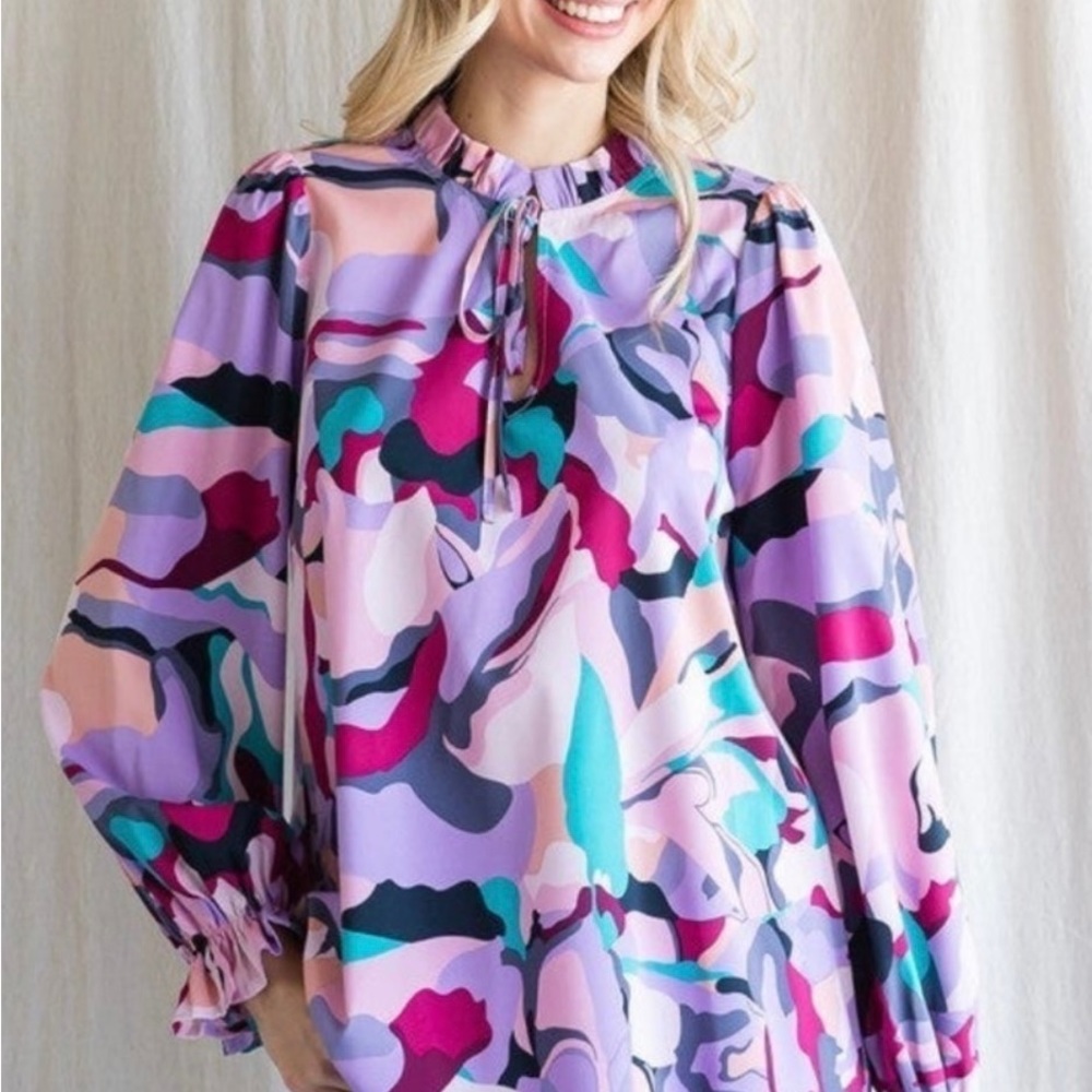 NWT Jodifl Medium Abstract Print Long Sleeve Blouse